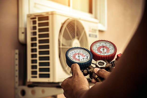 Professional Ductwork Repair technician working in Guy, TX